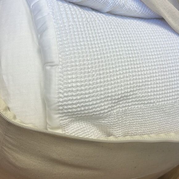 Oake
Mixed Waffle 3-Piece Comforter Set - Picture 6 of 6